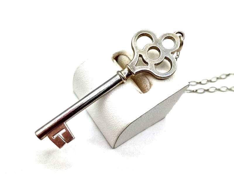 ティファニー買取　クラウンキーネックレス